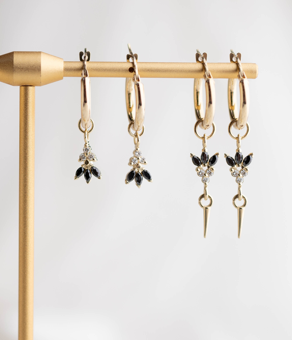 עגילי חישוק לוטוס | זהב 14k