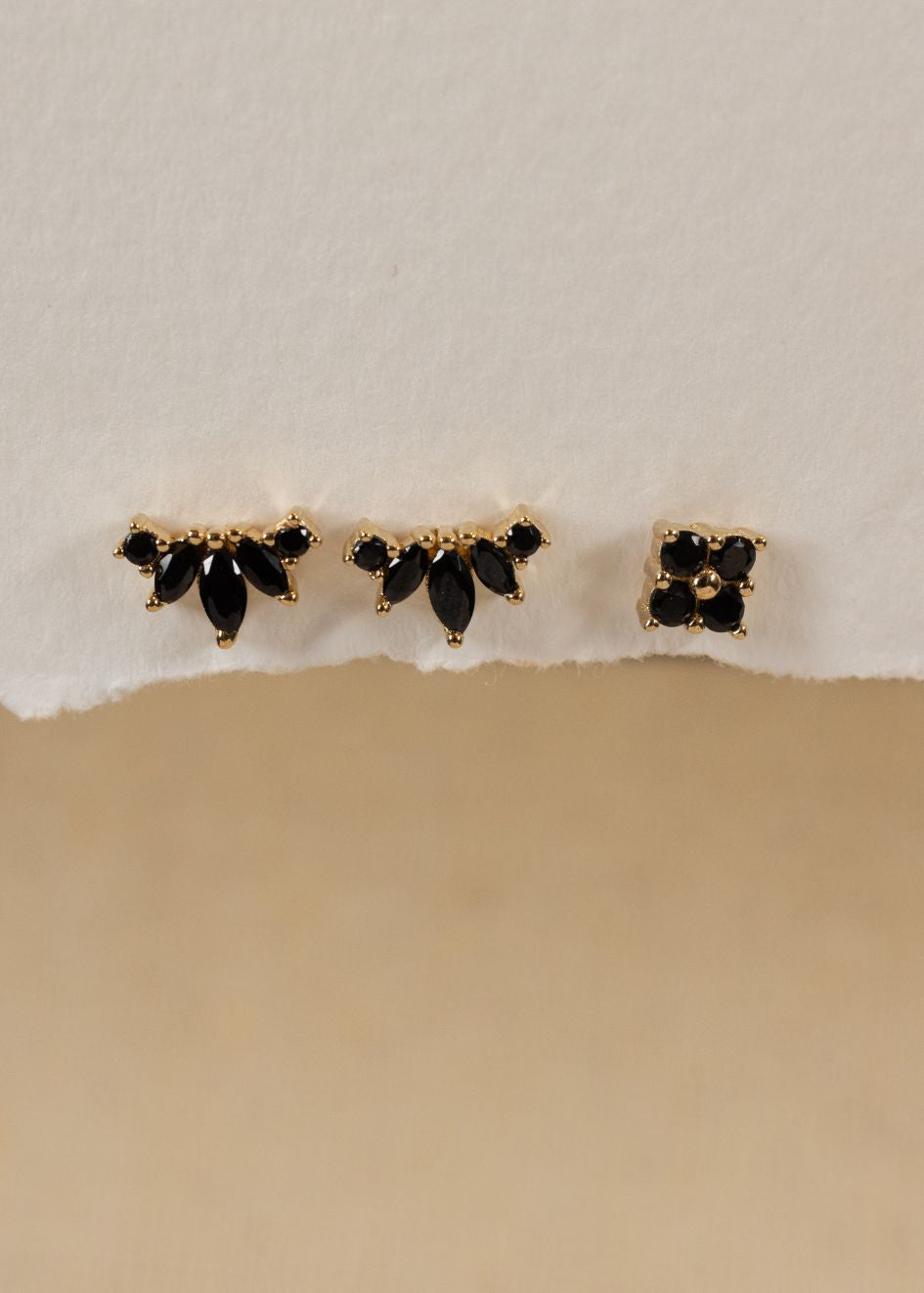 סט 3 עגילים מצופים זהב 14K, משובצים זרקונים שחורים, עגילי כסף 925 בציפוי זהב, מראה אלגנטי לנשים.