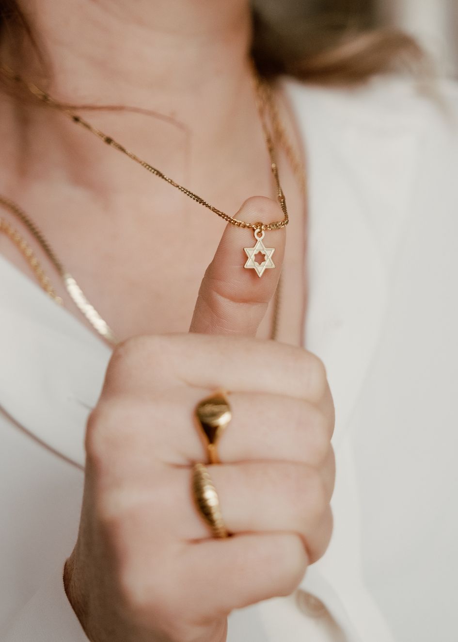 שרשרת מגן דוד ובתוכו מגן דוד חלול