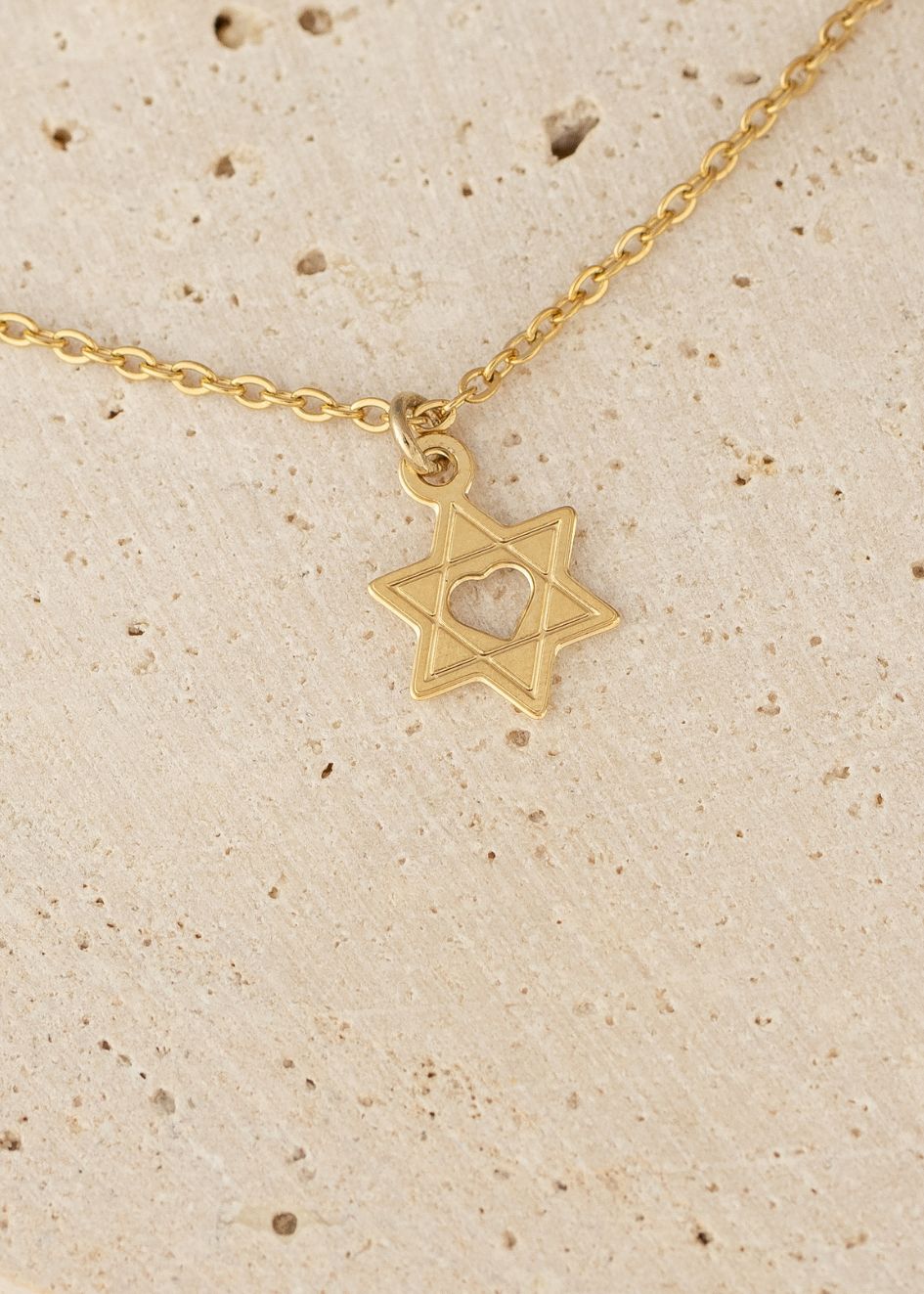 שרשרת מגן דוד ובתוכו לב