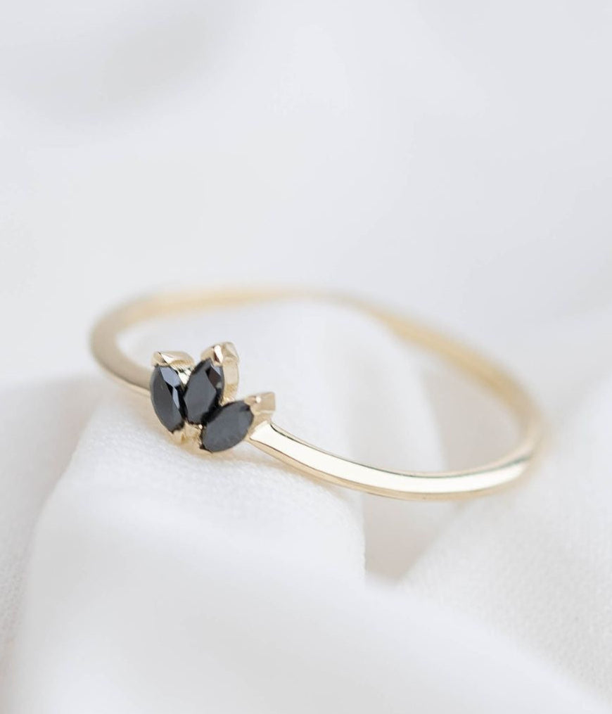 טבעת לוטוס שחורה | זהב 14k