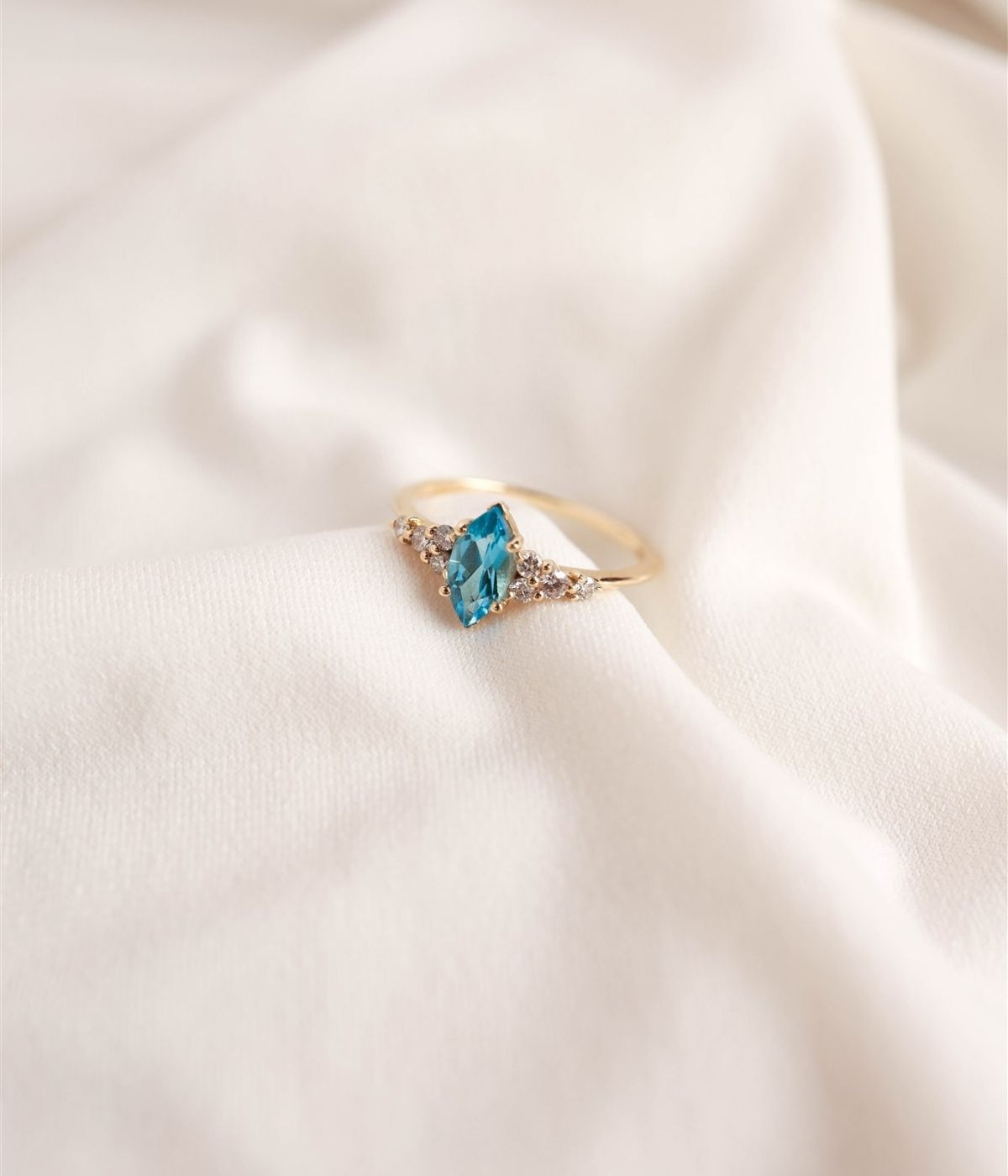 טבעת אליזבט- טופז סויס | זהב 14k
