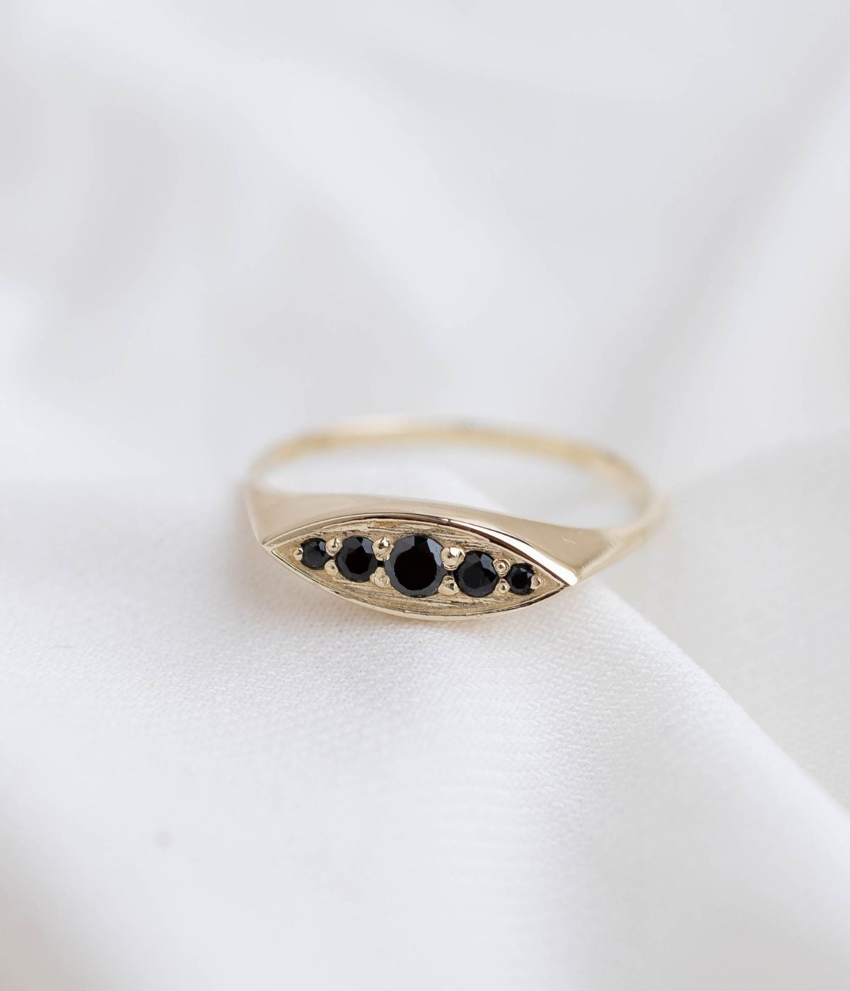 טבעת ליאן שחורה | זהב 14k