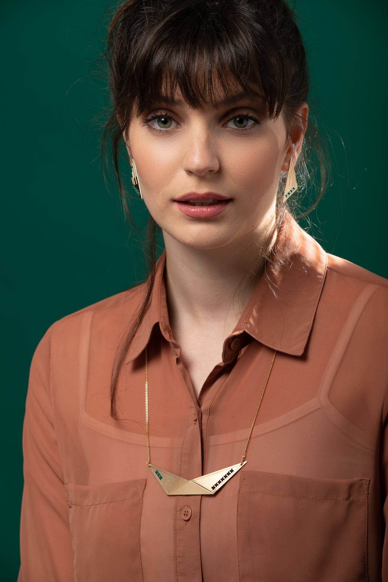 שרשרת דורי עם רקמה לבחירתך