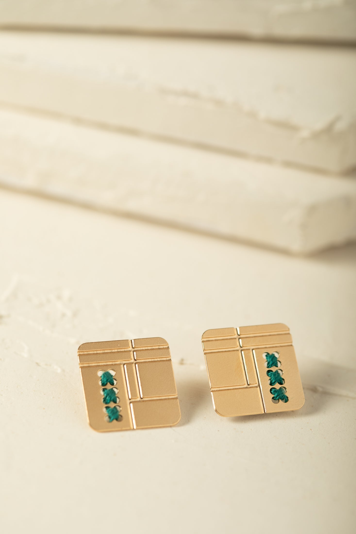 עגיל אליאנה עם רקמה לבחירתך