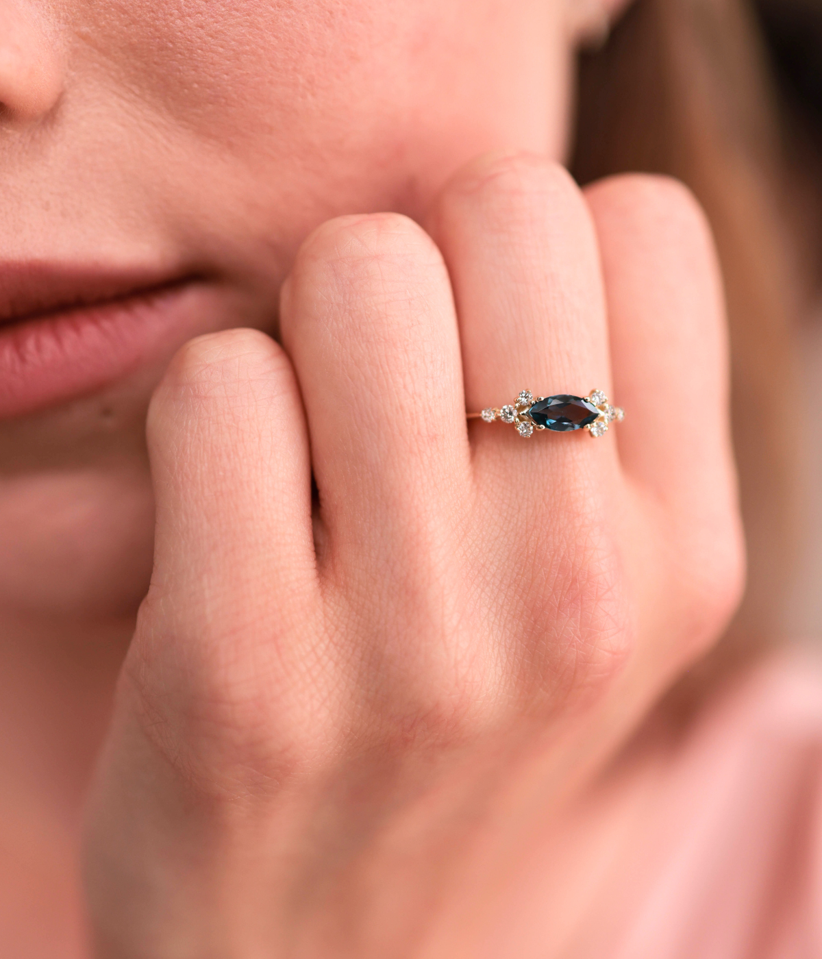 טבעת ויקטוריה - אמרלד | זהב 14k