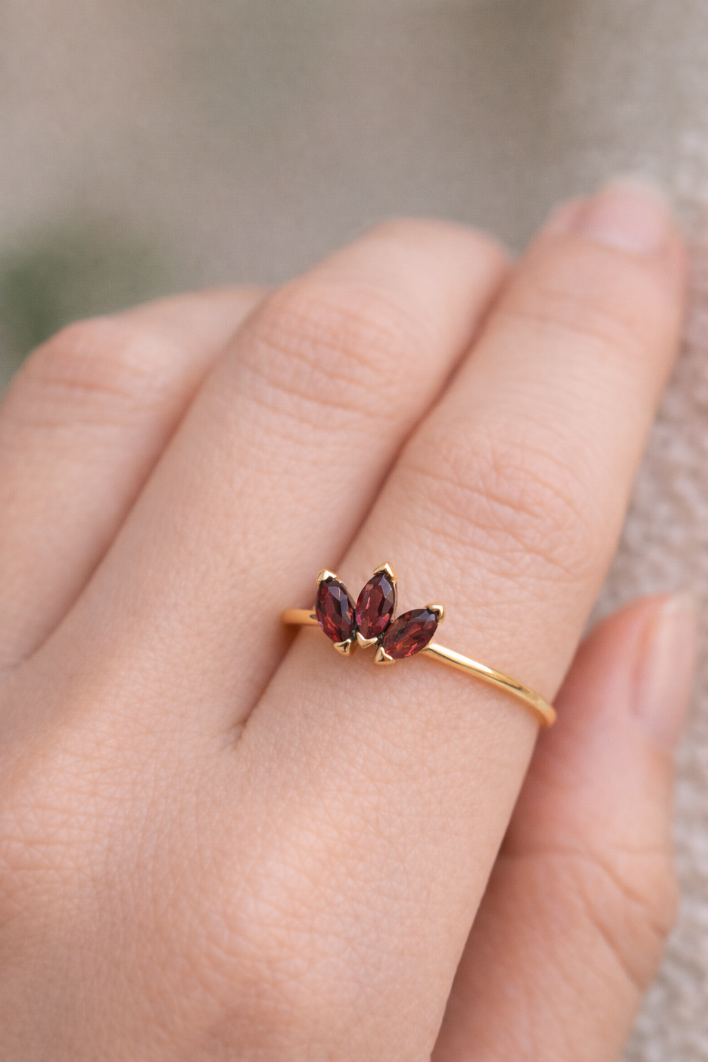 טבעת לוטוס טורמלין בורדו | זהב 14k