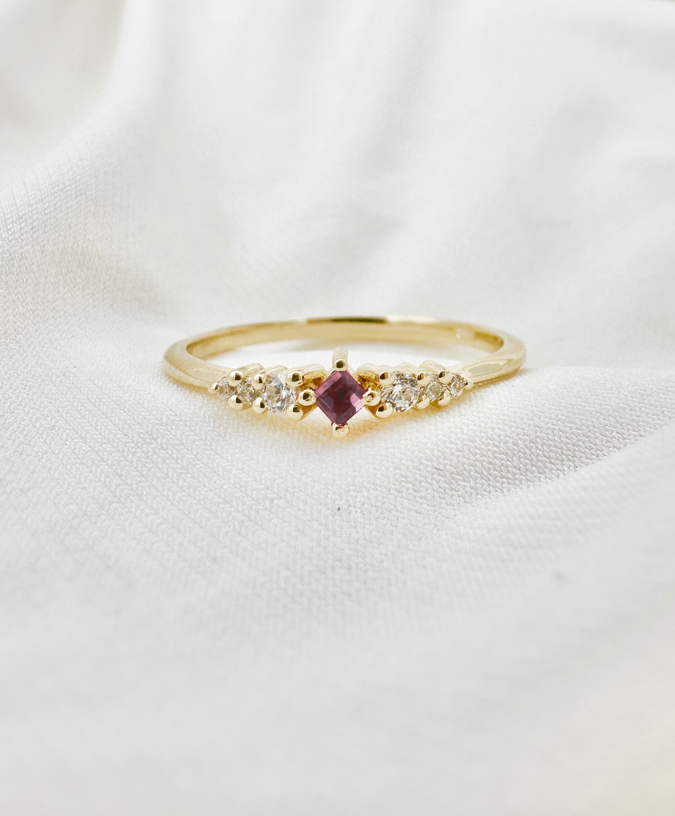 טבעת נגיעה אבן רובי | זהב 14k