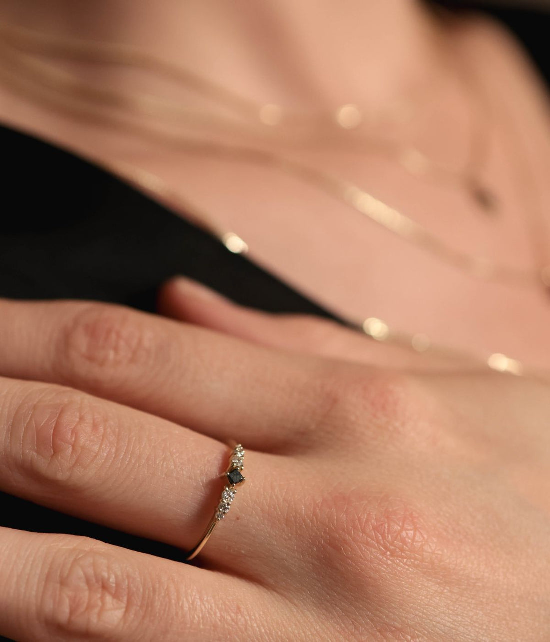 טבעת נגיעה יהלום שחור | זהב 14k