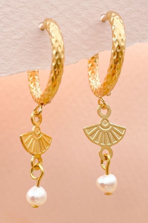 עגילי חישוק אשל עם פנינה