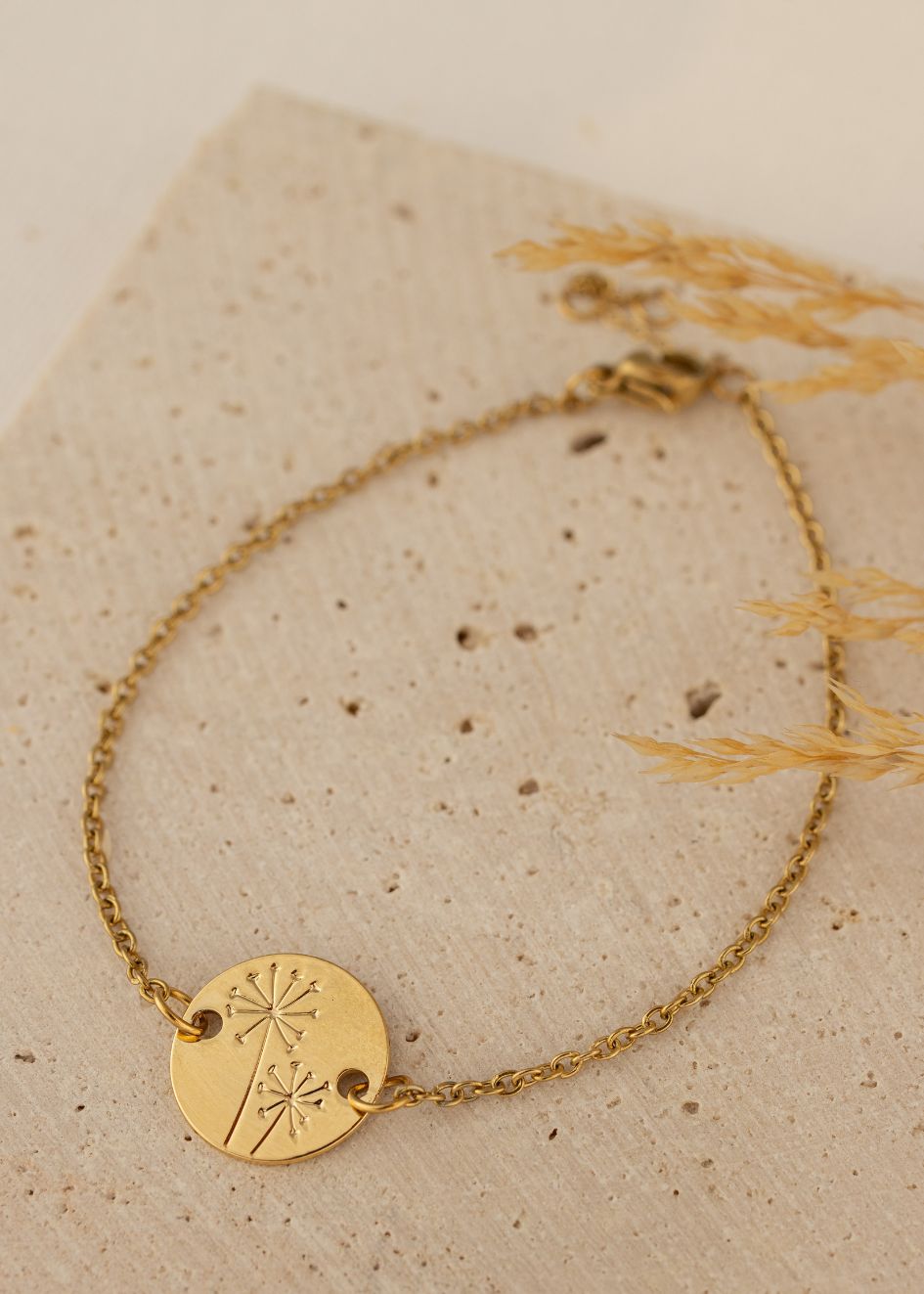 צמיד סביון עם המילה "אהובה"