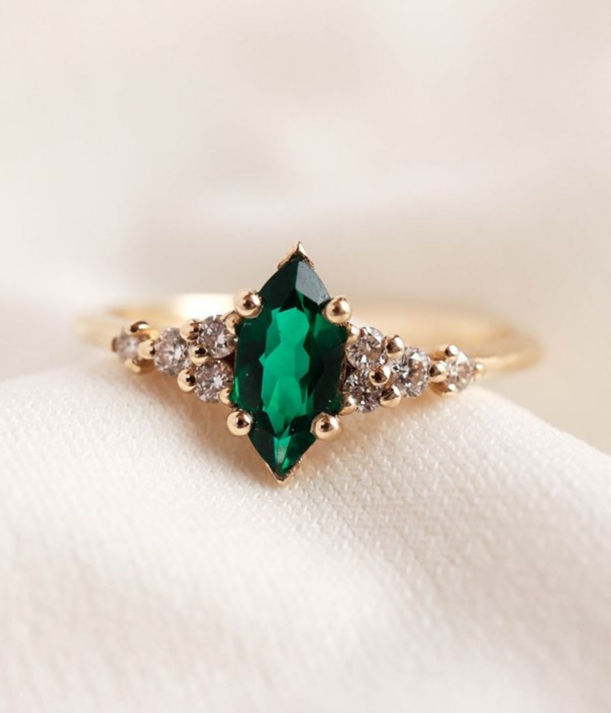 טבעת אליזבט - אמרלד  |  זהב 14k