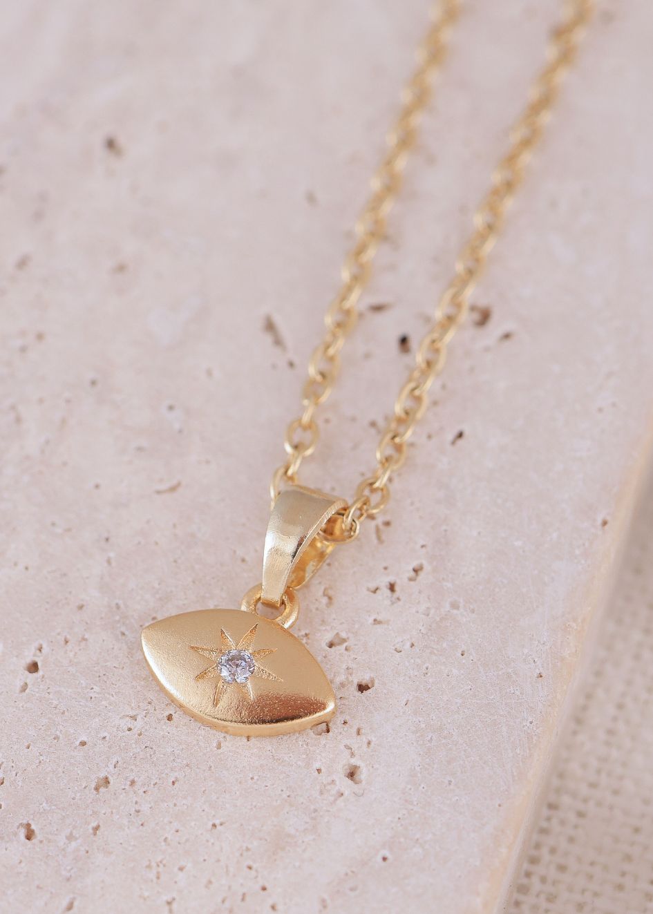 שרשרת "עין טובה" – עדינה, אלגנטית וסמלית, של הדס קוקה תכשיטים.