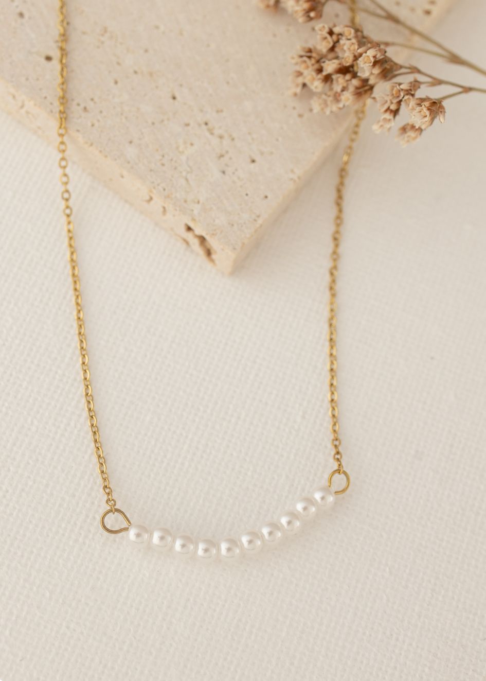 שרשרת רקיע של הדס תכשיטים - דקיקה ואלגנטית עם פנינים קטנות למראה עדין ונוכח