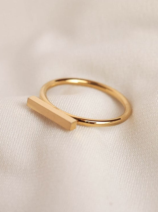 טבעת עדינה בצורת מלבן בציפוי זהב, מושלמת לסט טבעות או ללבישה לבד