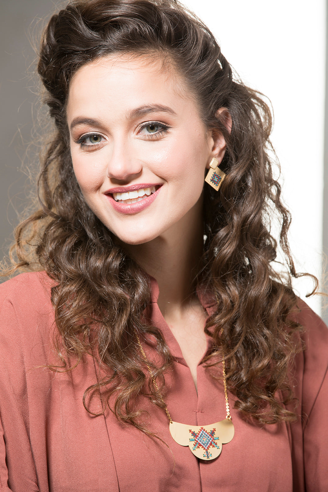 עגילי ניזר מודולריים עם רקמה - סגול, כחול וכסף