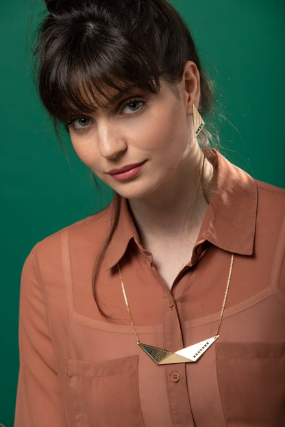 שרשרת דורי עם רקמה לבחירתך