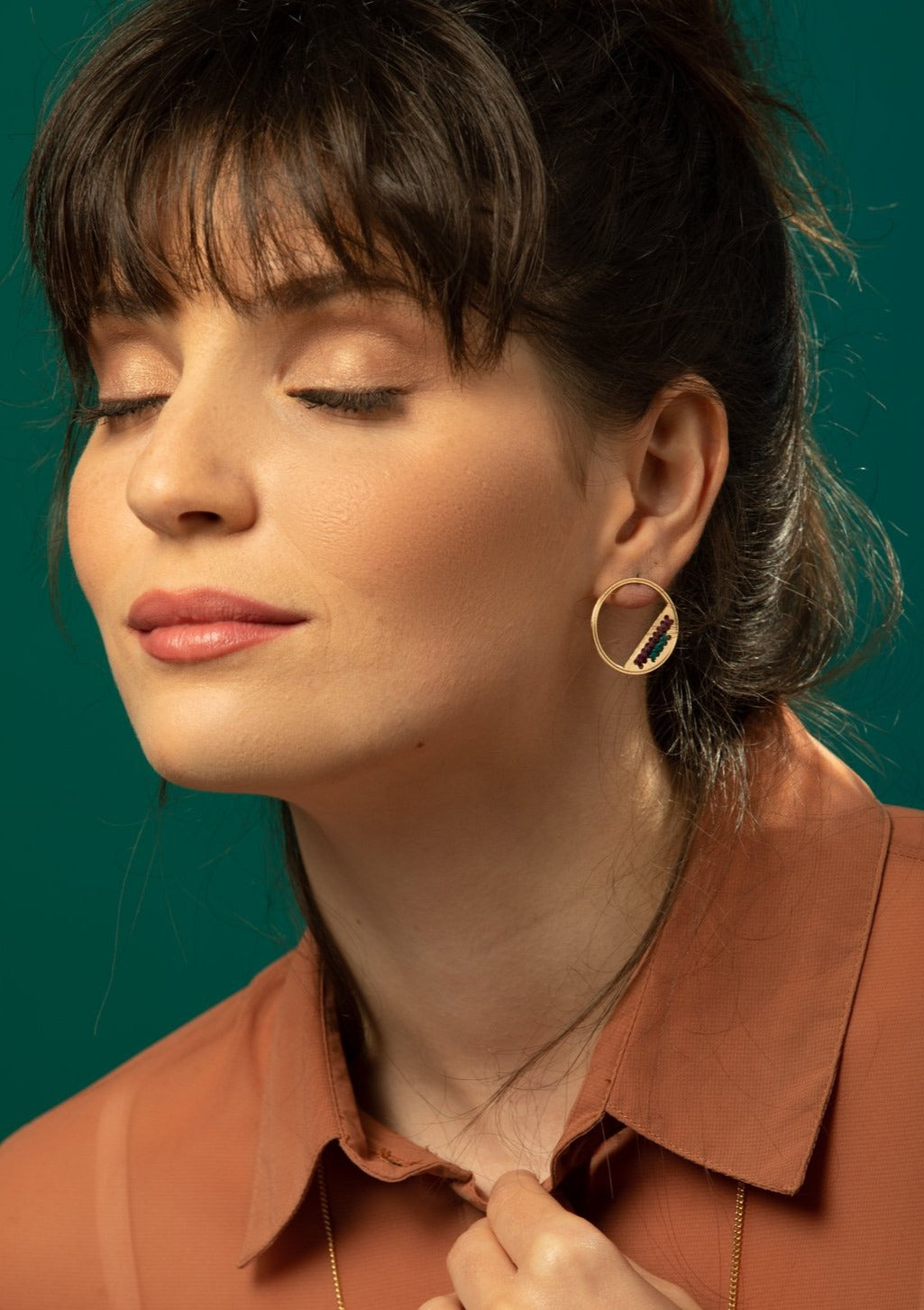 עגיל צוף עם רקמה לבחירתך