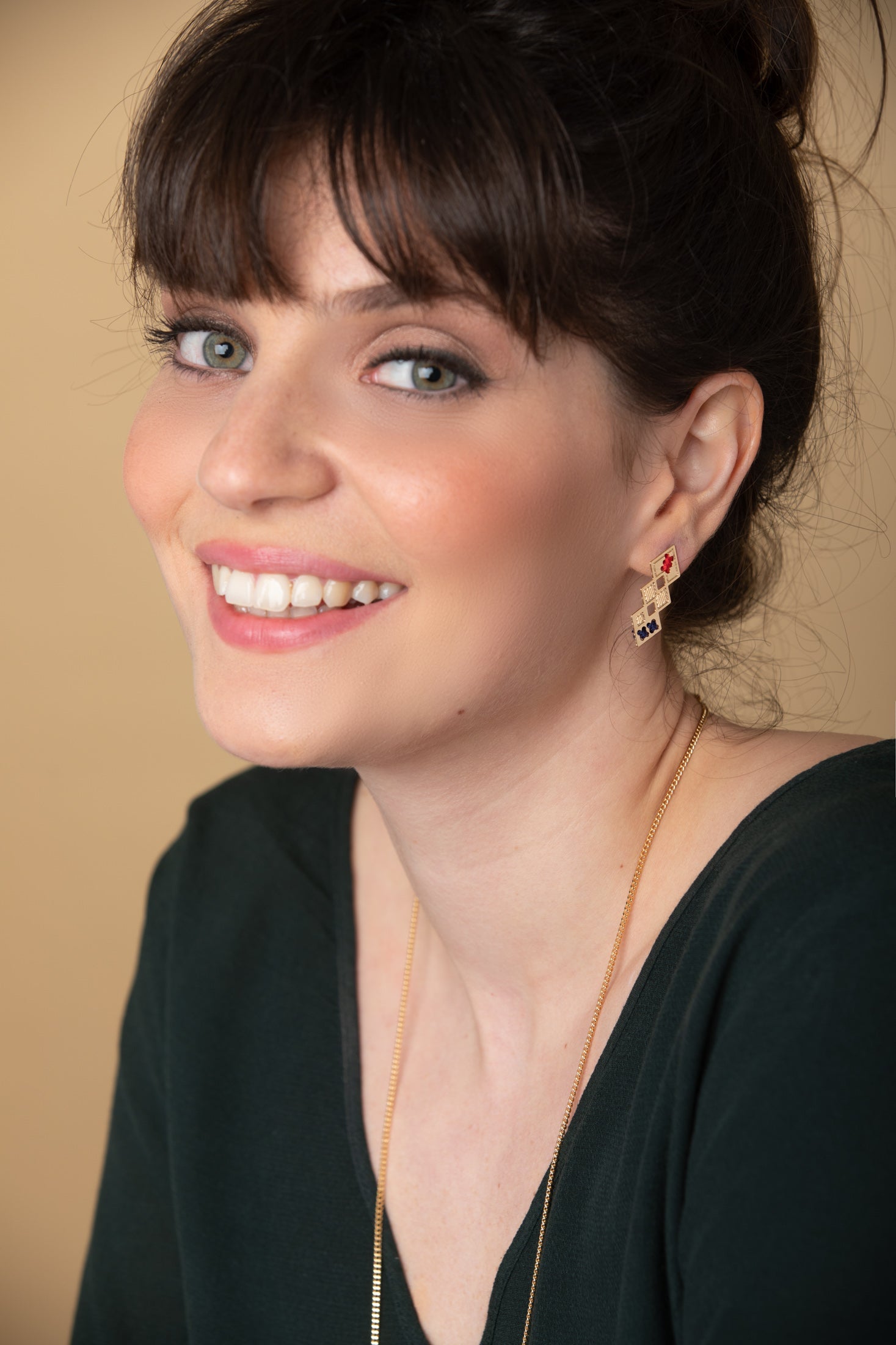 עגיל יולי עם רקמה לבחירתך