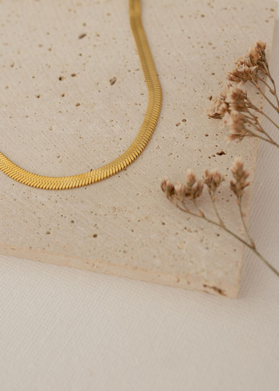 אלה: סט 3 שרשראות עם מילים לבחירה יש לך אותך | יש בך הכל  | צומחת | צעד צעד | אהובה | לביאה