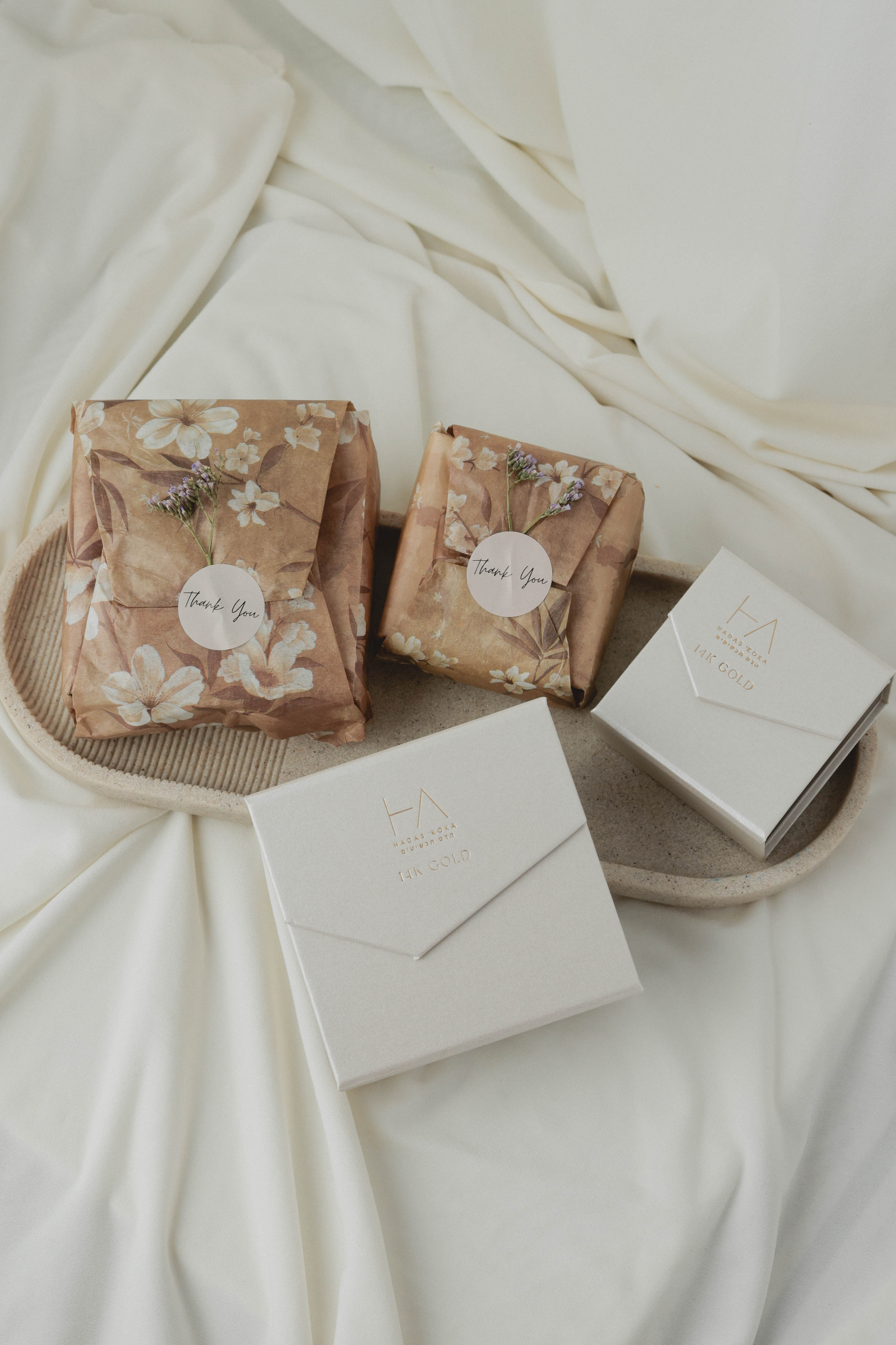 עגילי אליאן - ספיר כחול |  זהב 14k