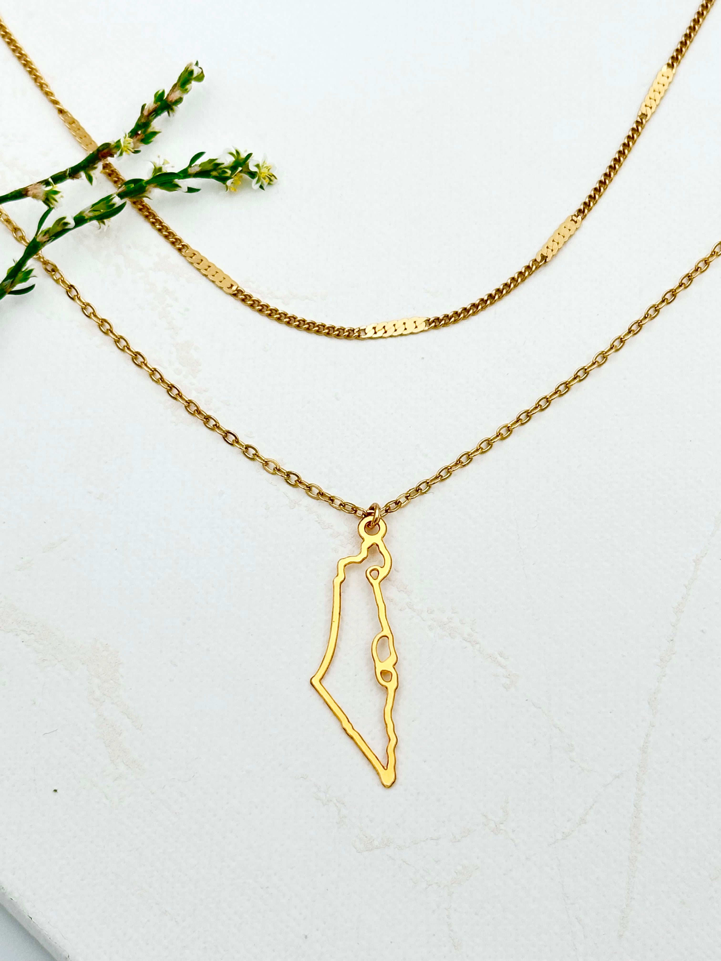 סט שתי שרשראות זהב עדינות לנשים עם תליון מגן דוד דו־צדדי ושרשרת בייסיק, עיצוב נשי ומלא משמעות