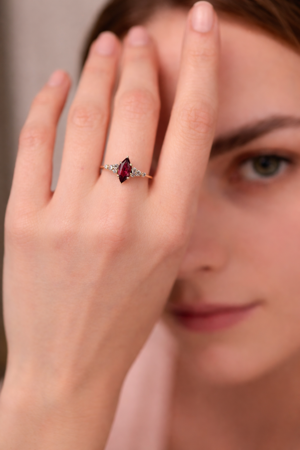 טבעת אליזבט- גרנט רודולייט |  זהב 14k