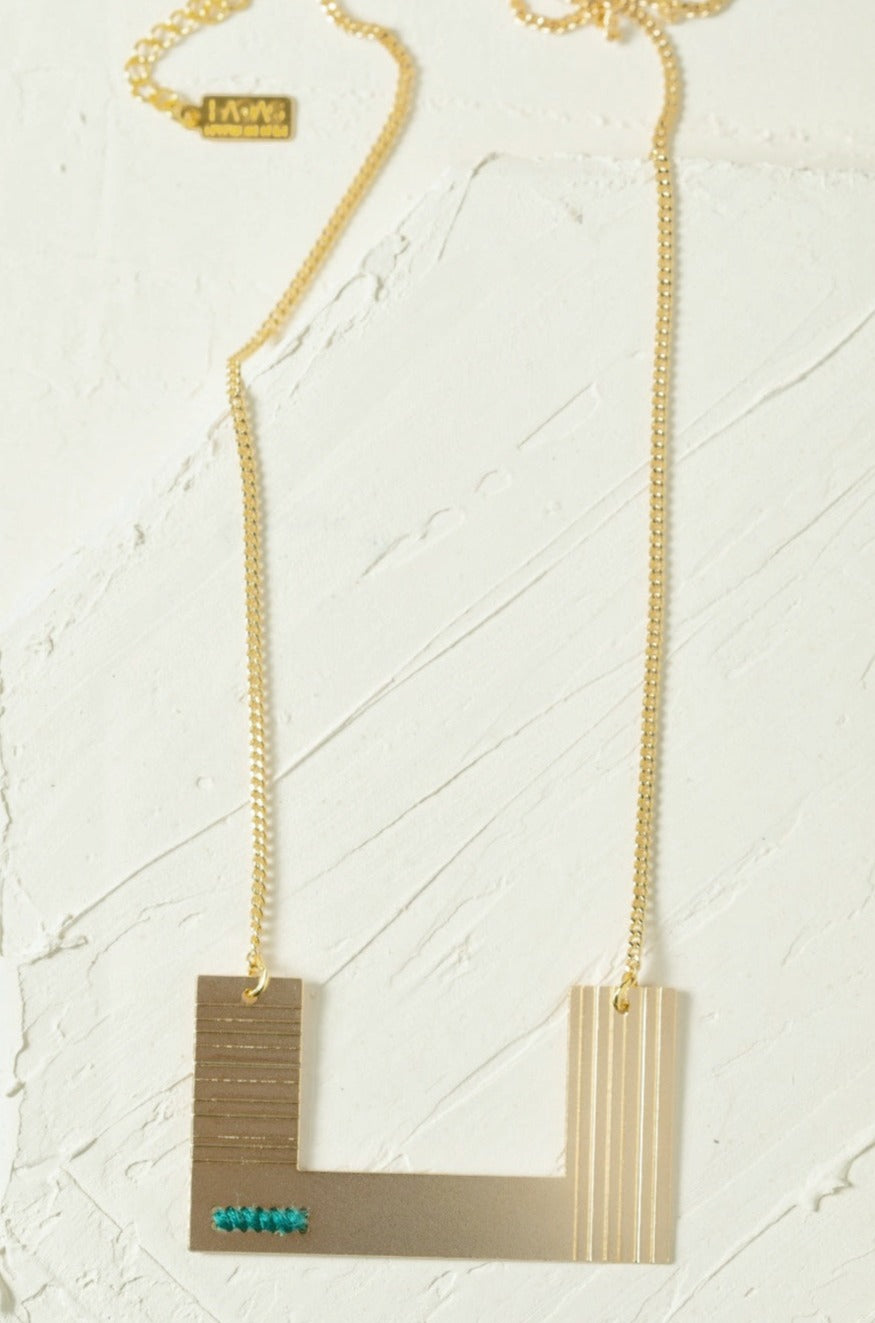 שרשרת קוביזם עם רקמה לבחירתך