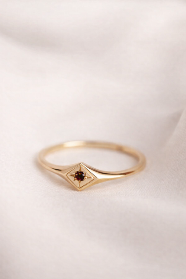 טבעת נוגה עם אבן גרנט | זהב 14k