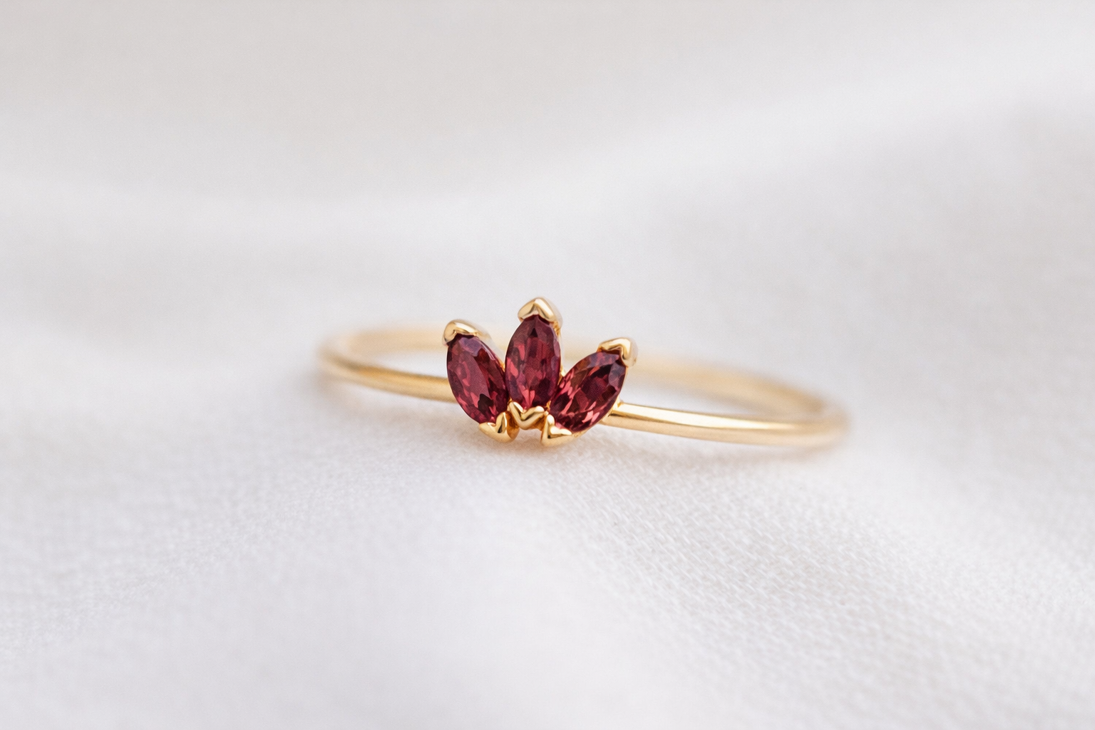 טבעת לוטוס טורמלין בורדו | זהב 14k