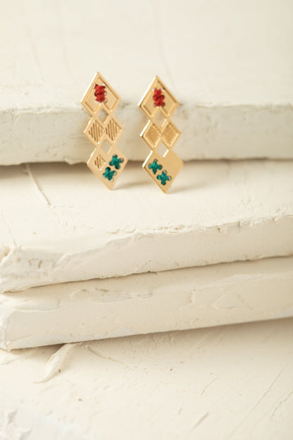 עגיל יולי עם רקמה לבחירתך