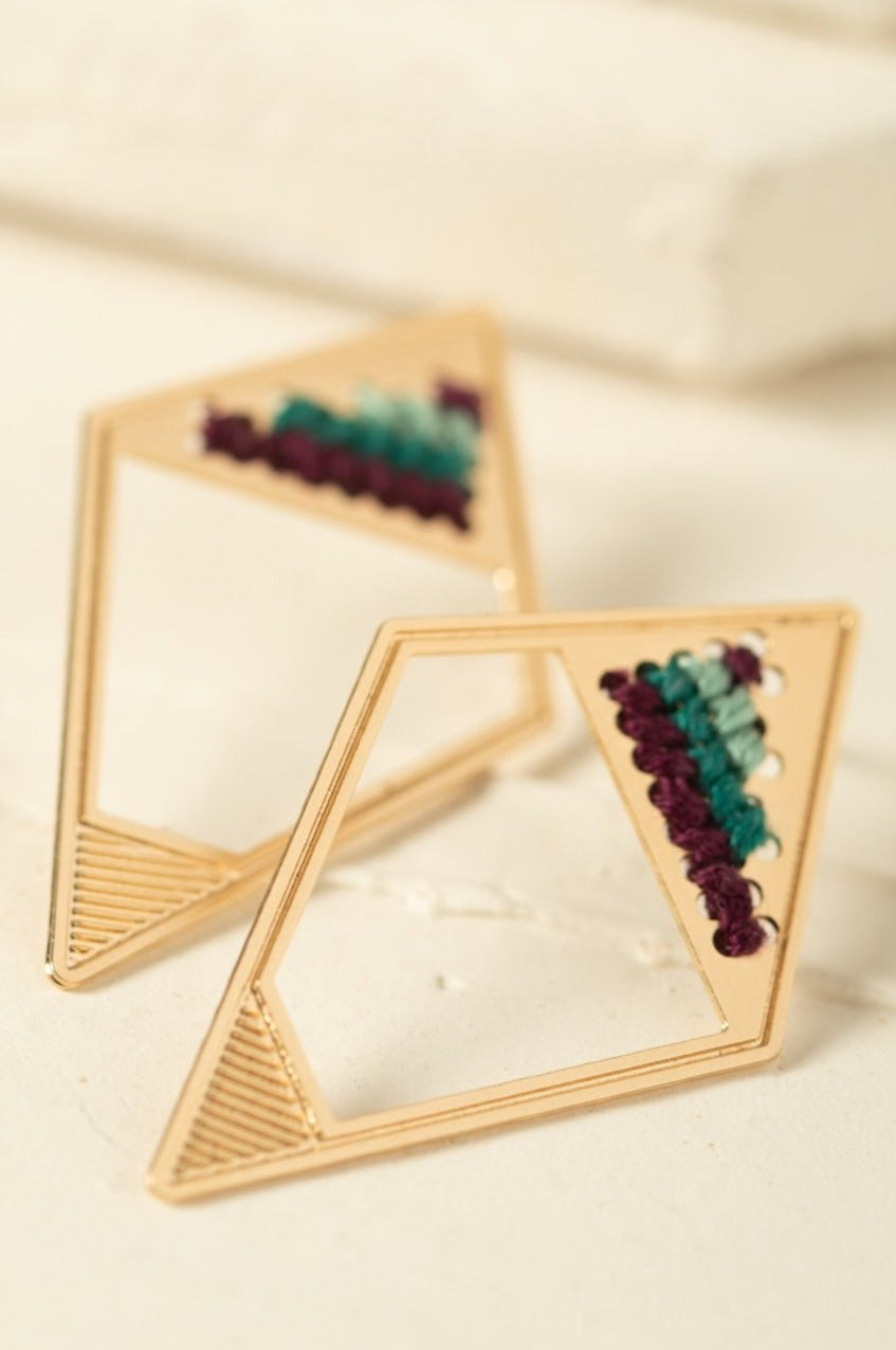 עגיל רונה עם רקמה בגווני סגול- טורקיז