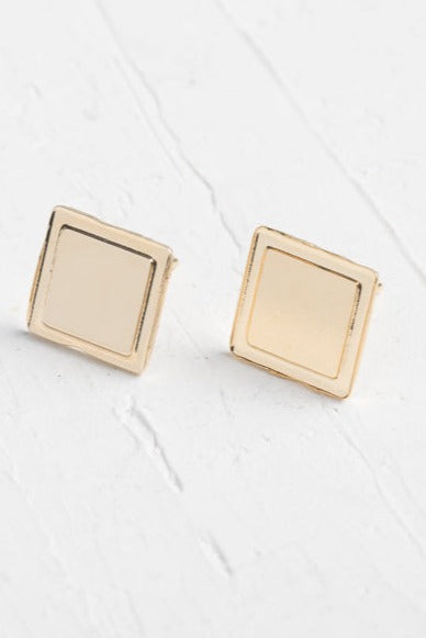 עגיל קטן צמוד ריבוע קטן