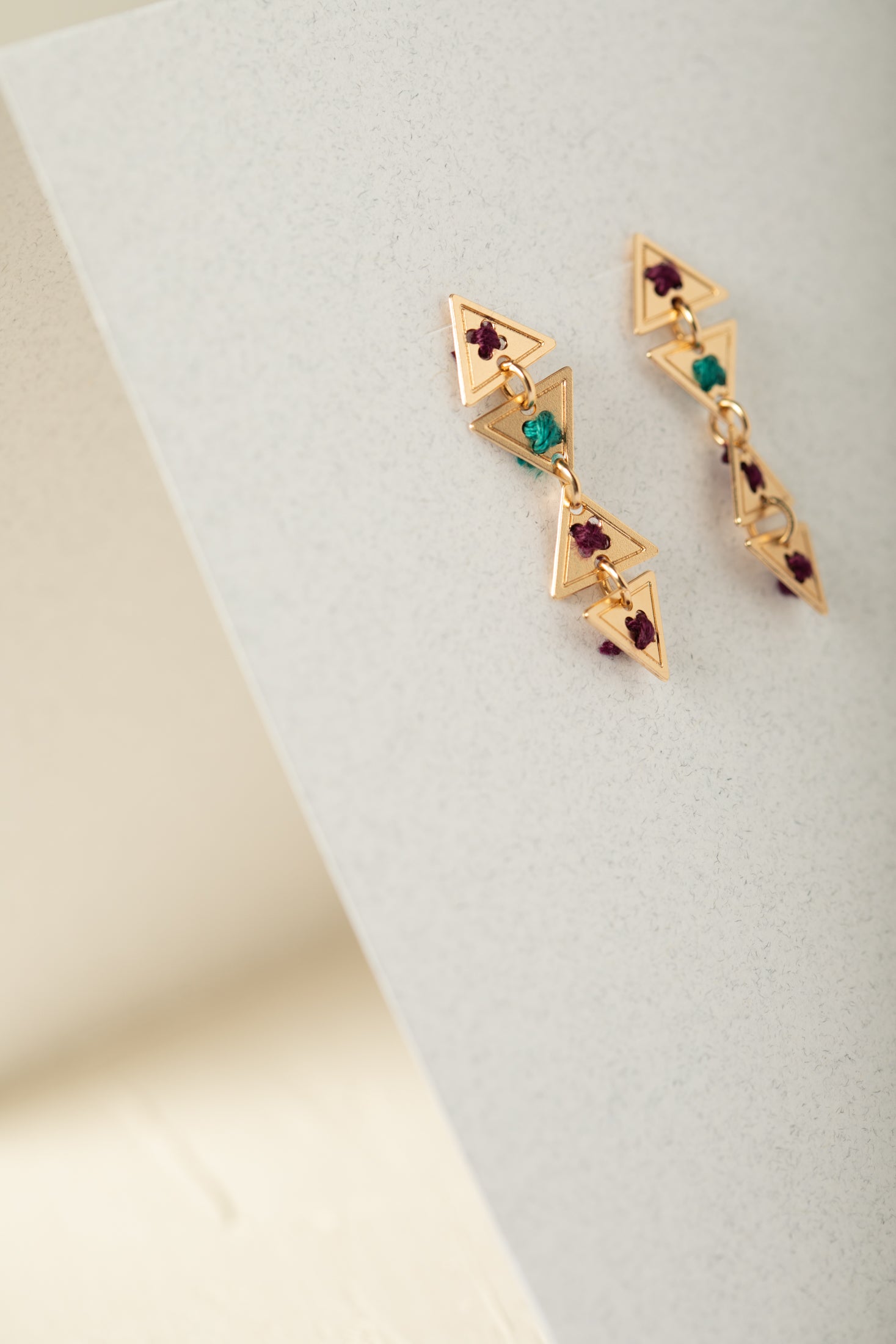 עגיל אן עם רקמה לבחירתך