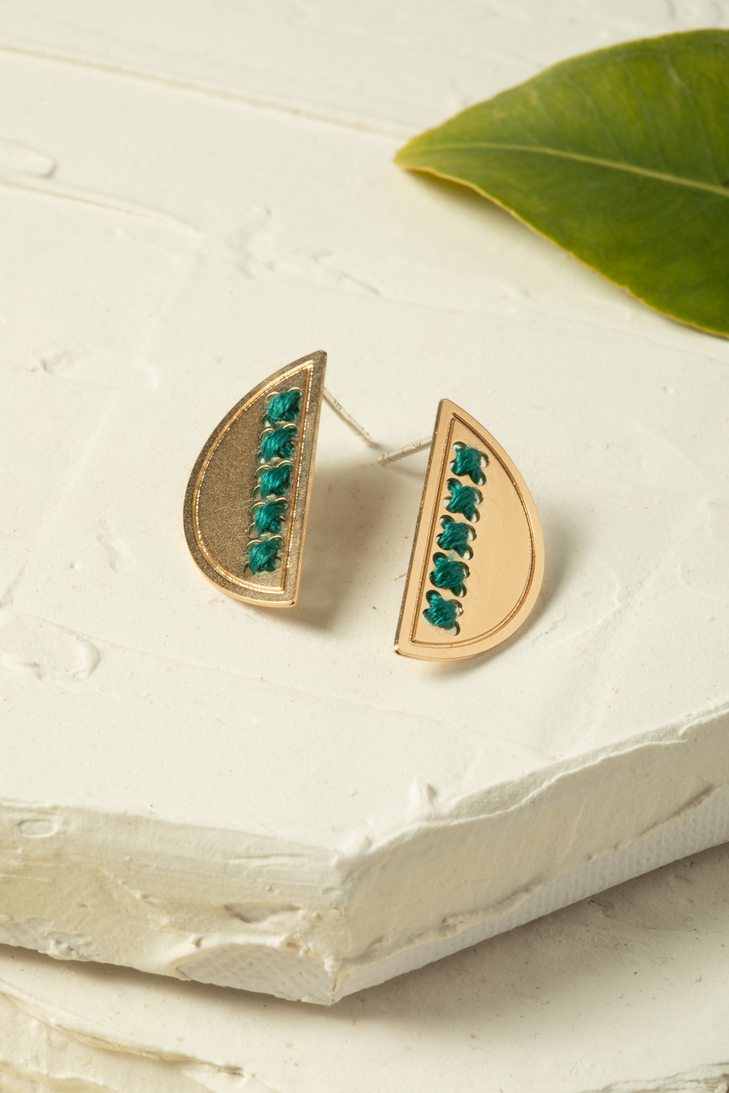 עגיל אנבל עם רקמה לבחירתך