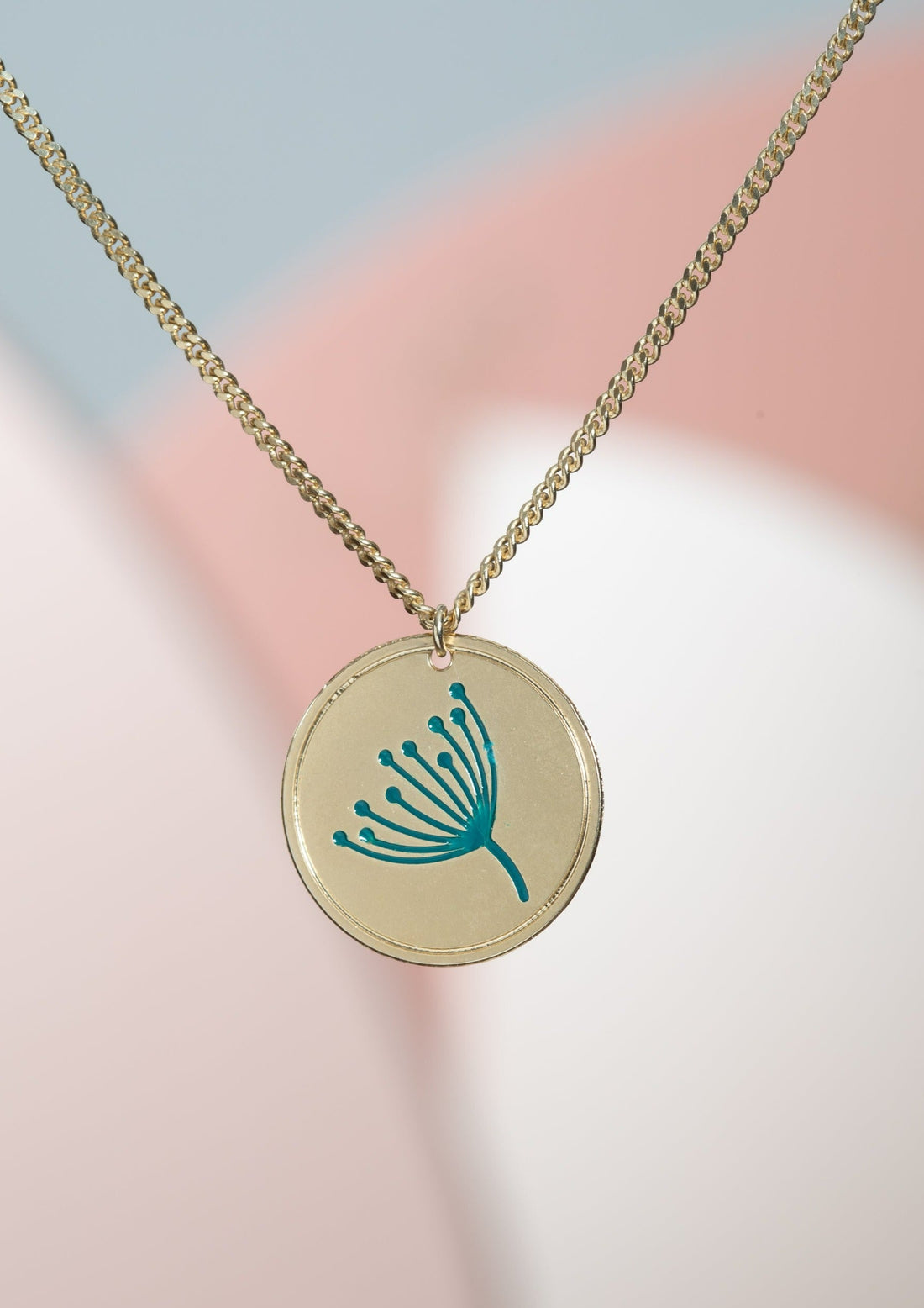 שרשרת אמיתה טורקיז עם המילים: חופשיה | נוכחת