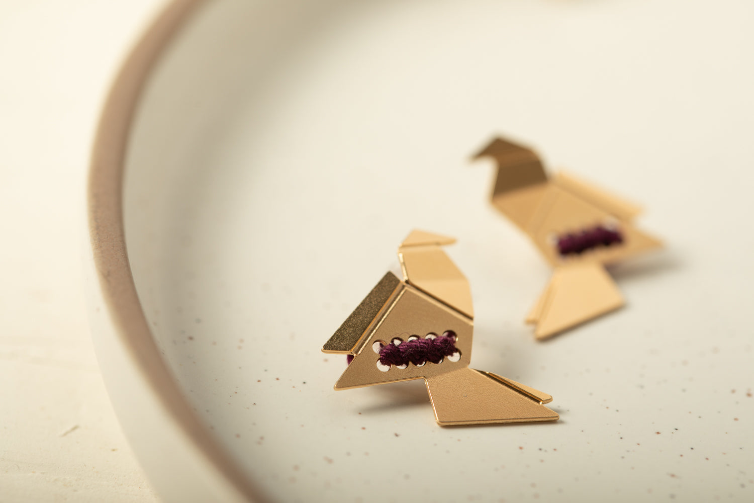 עגיל ציפור אוריגמי עם רקמה לבחירתך