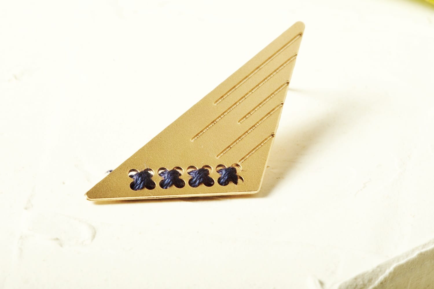 עגיל אליה עם רקמת לבחירתך