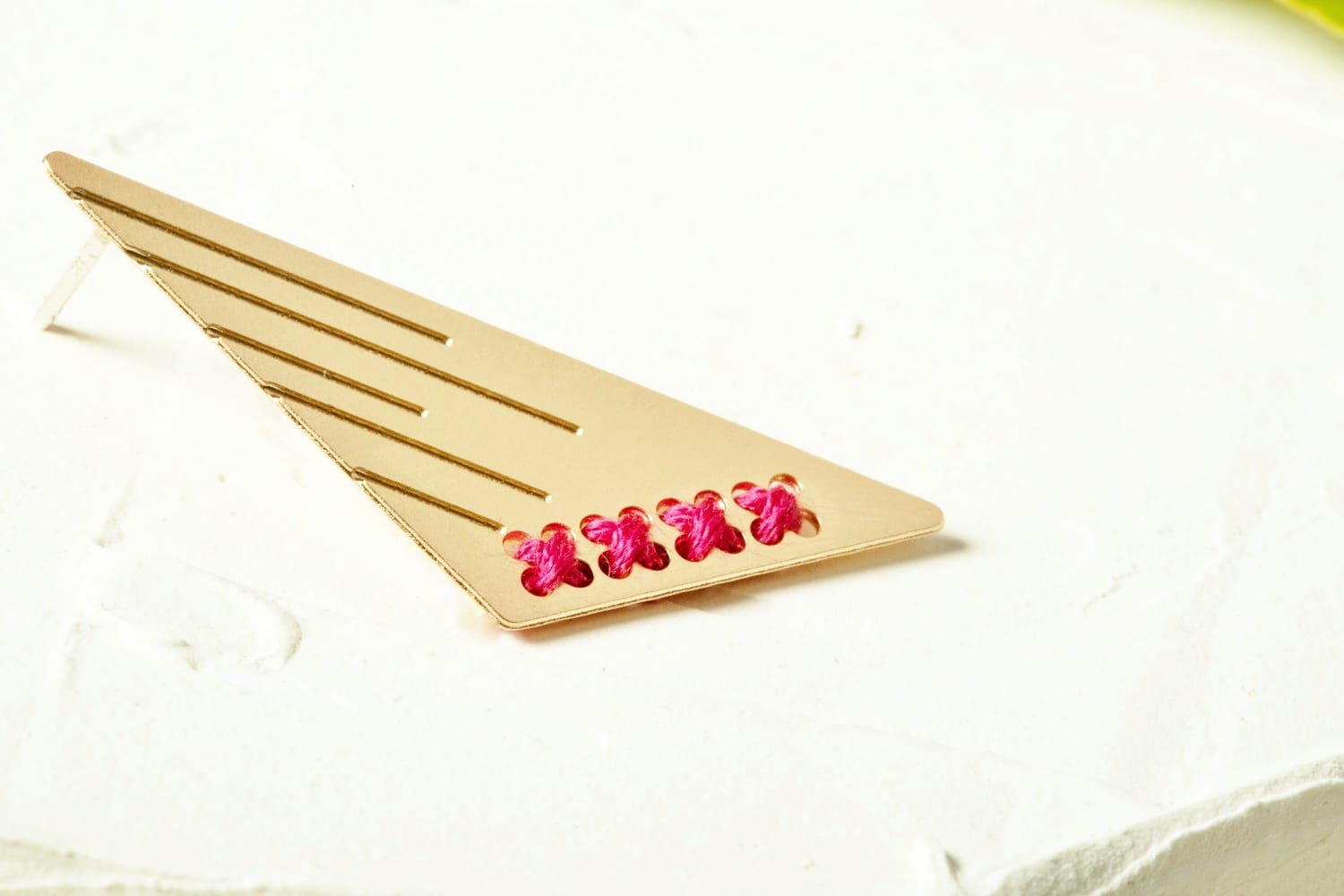 עגיל אליה עם רקמת לבחירתך