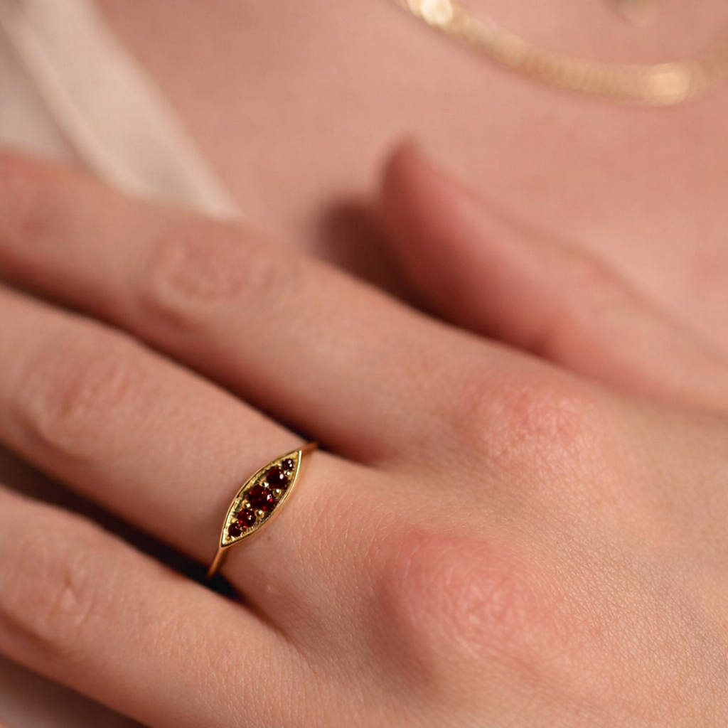 טבעת ליאן - גרנט | זהב 14k